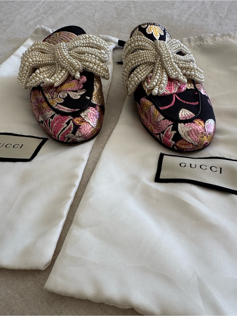 GUCCI Princetown Pearl Bow Mules - Picture 2 of 5
